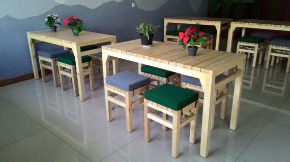 meja cafe minimalis bahan kayu