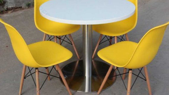 model meja cafe dengan bahan plastik